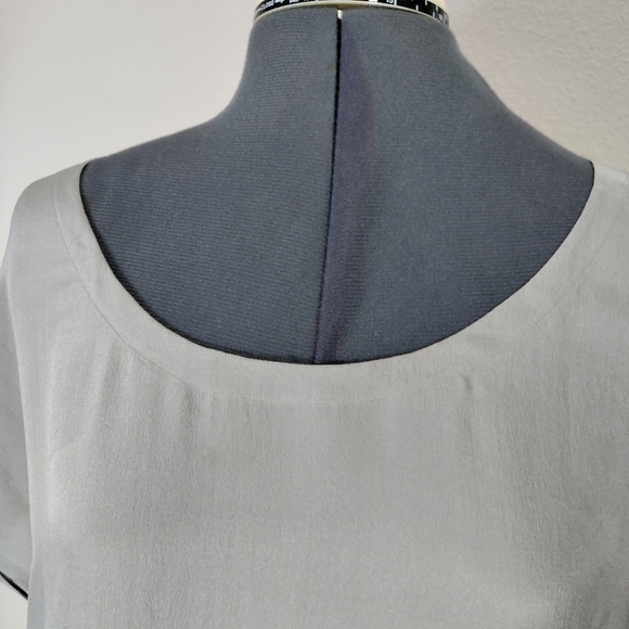Eileen Fisher grey 100% silk blouse women's size Medium - Picture 2 of 8